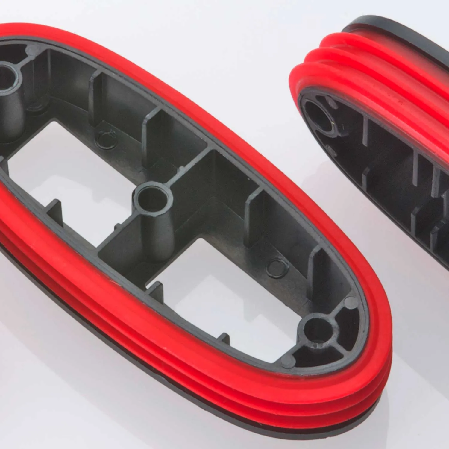 Silicone-thermoplastic 2-component parts