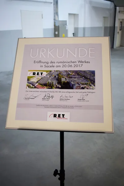 Die Eröffnungsurkunde von R.ElasTec RO